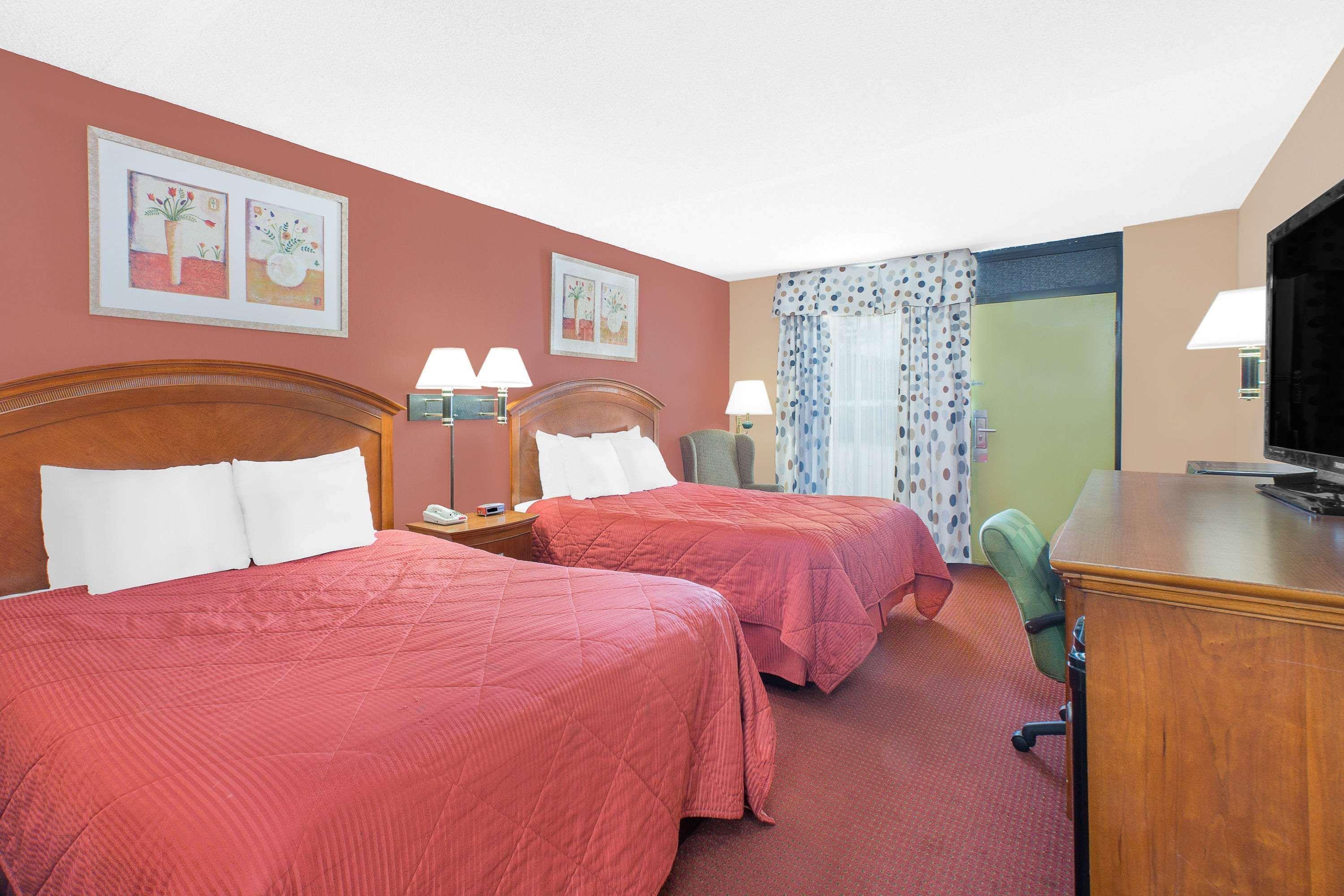 Super 8 By Wyndham Marion Nc Hotel Exterior foto